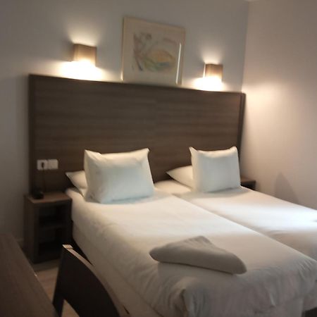 Hotel Du Globe 18 Paryż Pokój zdjęcie