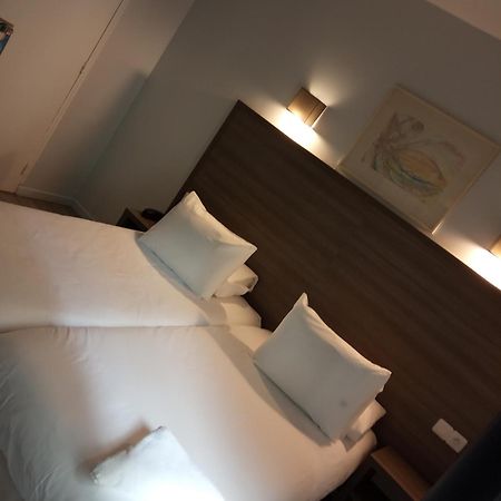 Hotel Du Globe 18 Paryż Pokój zdjęcie