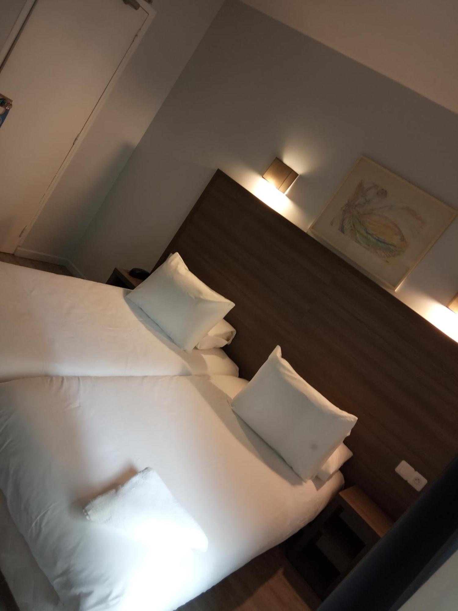Hotel Du Globe 18 Paryż Pokój zdjęcie